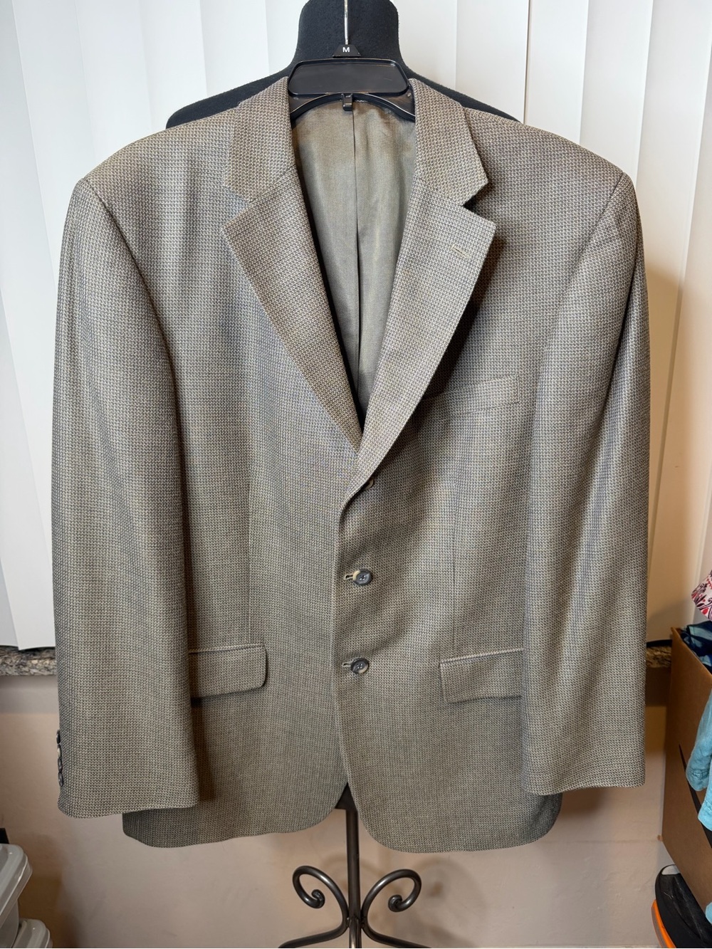 Oscar de la Renta Men's Classic Two-Button Blazer in Light Brown Tailored